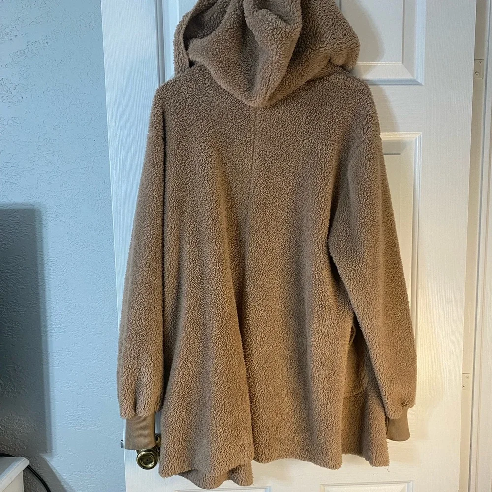 Fuzzy Cardigan with Hood and Pockets Size Large - Picture 10 of 10